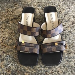 Louis Vuitton Damier heels